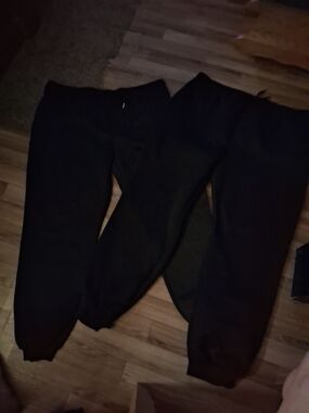 Black Women's Jogger Sweatpants with Elastic Cuffs